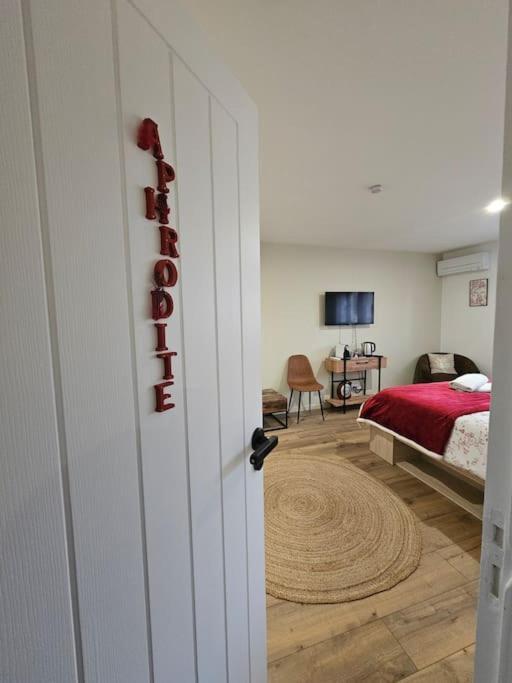 Chambre D'Hote Aphrodite Sainte-Geneviève-des-Bois Екстериор снимка