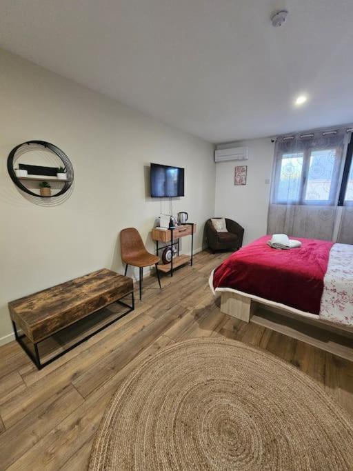 Chambre D'Hote Aphrodite Sainte-Geneviève-des-Bois Екстериор снимка